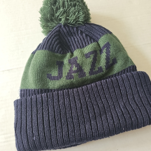 Utah Jazz New Era Sport Logo NBA Cuffed Knit Hat with Pom Navy Men's Warm NWT - Picture 3 of 5